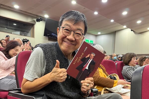 ▲《編劇泰斗張永祥先生回憶與回顧》發表會，遺孀張任芝蘭、曹啟泰、朱延平、蔡國榮和小百合（周月綺）出席。（圖／台北市電影委員會提供）