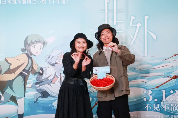 ▲《世外》導演吳啟忠（右）與監製楊寶文希望觀眾看完電影能獲得療癒、放下「心結」。（圖／甲上提供）