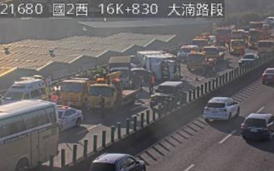快訊／國2東向大湳段「7車追撞」翻覆釀6傷！　道路封閉搶救中