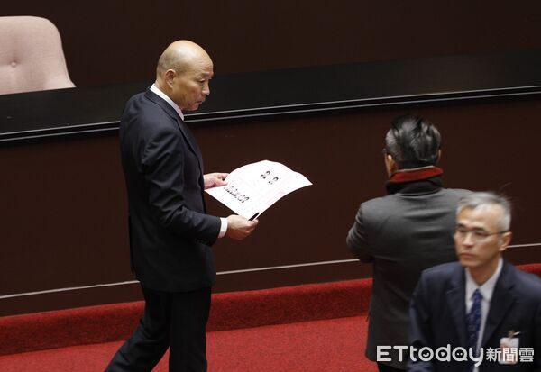 ▲▼立法院13日進行中選會正副主委及委員同意權行使投票。（圖／記者湯興漢攝）