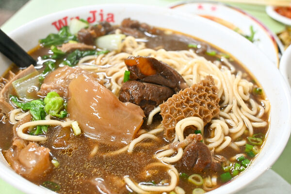 ▲▼吳家牛肉麵。（圖／水晶安蹄不務正業過生活授權提供）