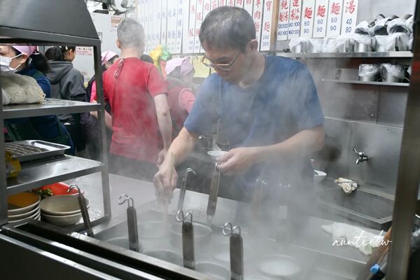 ▲▼吳家牛肉麵。（圖／水晶安蹄不務正業過生活授權提供）