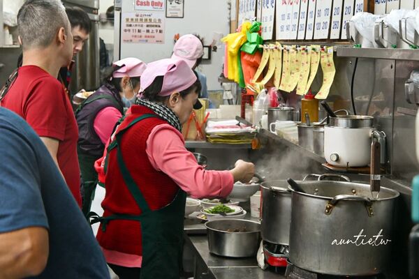 ▲▼吳家牛肉麵。（圖／水晶安蹄不務正業過生活授權提供）