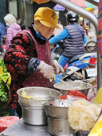 ▲▼阿婆蚵嗲圈圈餅。（圖／WISELY`S 拍拍照寫寫字授權提供）