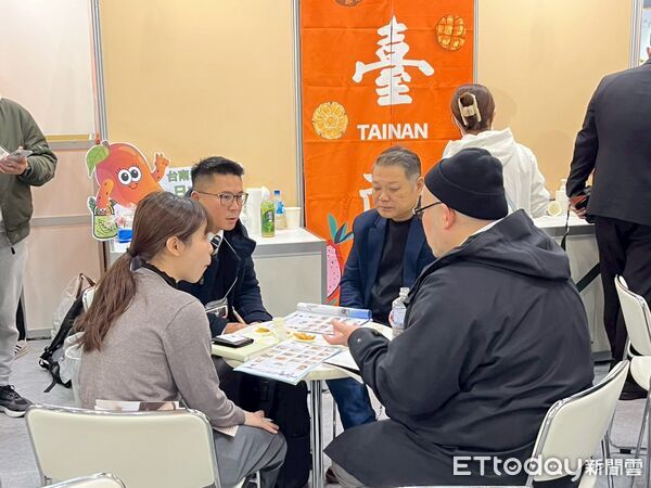 ▲台南市政府率團參加「FOODEX JAPAN 2026東京國際食品展」，設立台南館推廣在地農產。（記者林東良翻攝，下同）