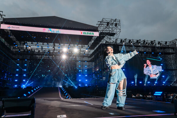 ▲▼ 〈Like Jennie〉來了！孫淑媚中空露纖腰辣舞　這角度超像Jennie。（圖／寬寬整合提供）