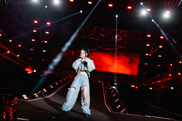 ▲▼ 〈Like Jennie〉來了！孫淑媚中空露纖腰辣舞　這角度超像Jennie。（圖／寬寬整合提供）