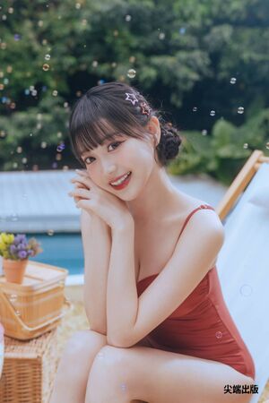 ▲邊荷律與峮峮。（圖／尖端出版）