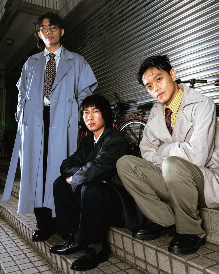 ▲▼椅子樂團〈人去樓空〉、〈生份的你〉上下集 MV 。（圖／明天的歌有限公司提供）