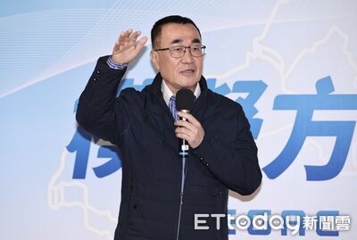 拋新北「彩色瓢蟲」公車引熱議　李四川：AI生成的大家快樂一下