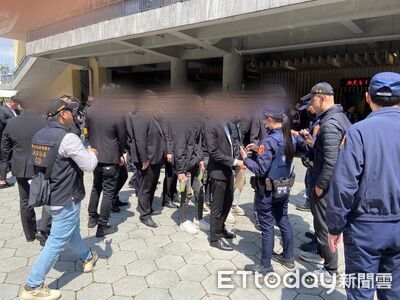 《角頭》監製父親逝世...3百好友致意　60警維安逮2通緝犯