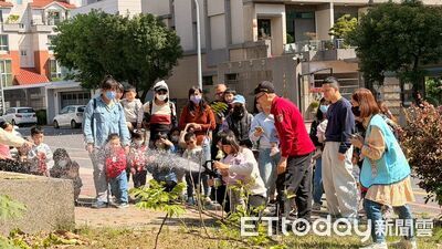 台南東區親子悠遊館參訪後甲消防分隊　20組親子體驗消防生活學防災