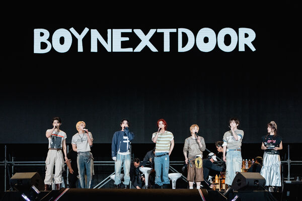 ▲▼BOYNEXTDOOR清唱〈摯友〉　「6人共用1根吸管」害羞認：我們可以。（圖／讀者提供）
