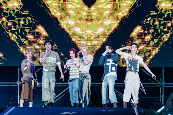▲▼BOYNEXTDOOR清唱〈摯友〉　「6人共用1根吸管」害羞認：我們可以。（圖／讀者提供）