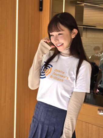 ▲巫苡萱(中)、Kapo(左)、Nabi373現身發雞排 。（圖／記者葉文正攝）