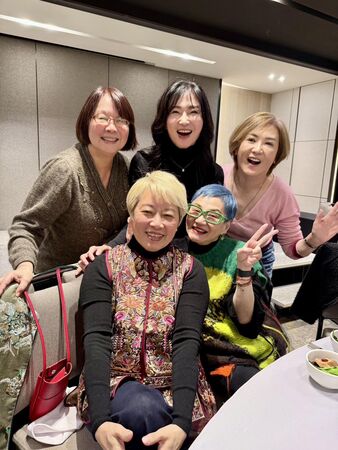 ▲▼開麗公司迎40年，李之勤曬出大合照，張小燕、吳奇隆、徐若瑄等人出席聚會。（圖／翻攝自臉書）