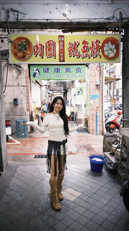 ▲頌樂品嘗基隆美食。（圖／豆比登工作室提供）