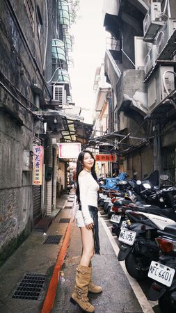 ▲頌樂品嘗基隆美食。（圖／豆比登工作室提供）