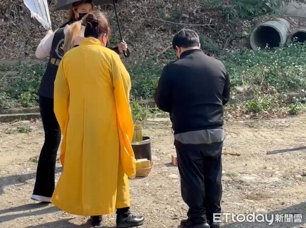 ▲▼紀女遭交往多年的男友殺害，家屬今日進行招魂儀式。（圖／記者白珈陽翻攝）