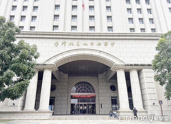 ▲桃園市吳姓男子去年11月在超商偷了2罐啤酒被女店員發現攔阻，吳男亮出美工刀恫嚇逃離。（資料照／記者沈繼昌攝）