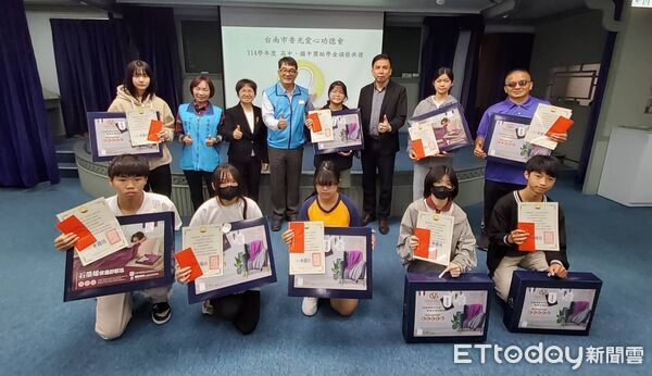 ▲香山聖堂攜手香光愛心功德會舉辦社區關懷活動，吸引不少民眾參與。（記者林東良翻攝，下同）