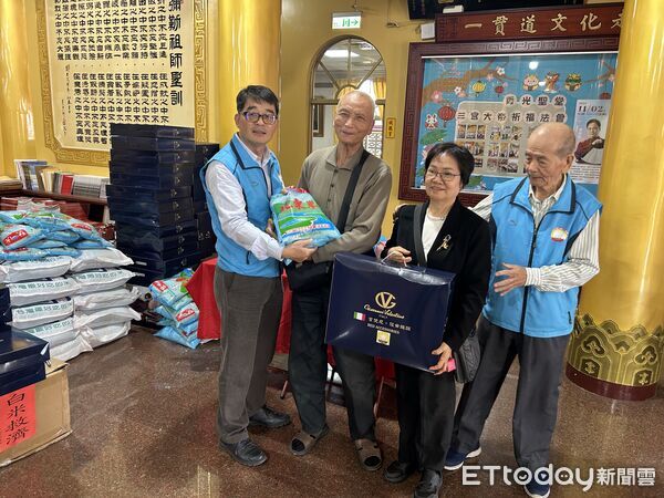 ▲香山聖堂攜手香光愛心功德會舉辦社區關懷活動，吸引不少民眾參與。（記者林東良翻攝，下同）
