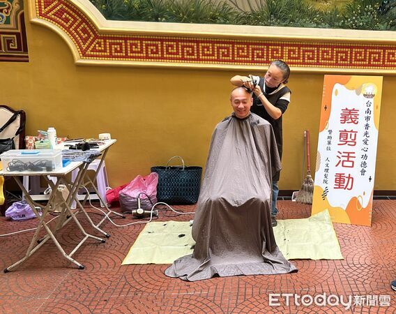 ▲香山聖堂攜手香光愛心功德會舉辦社區關懷活動，吸引不少民眾參與。（記者林東良翻攝，下同）
