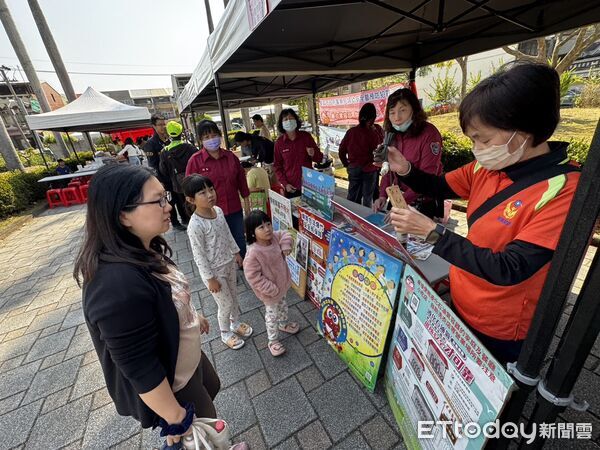 ▲台南柳營慈靈宮舉辦「道濟福德聖誕親子文化祭」，吸引許多親子家庭參與。（記者林東良翻攝，下同）