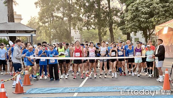 ▲大仁科大60週年校慶路跑登場，吸引近800人參與           。（圖／大仁科大提供）
