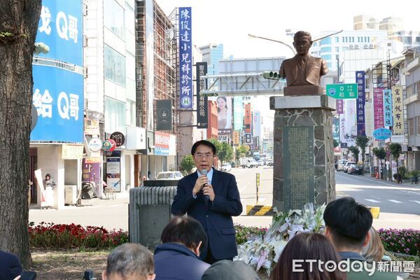 ▲台南市長黃偉哲出席湯德章追思會，與各界代表共同緬懷其正義與勇氣精神。（記者林東良翻攝，下同）
