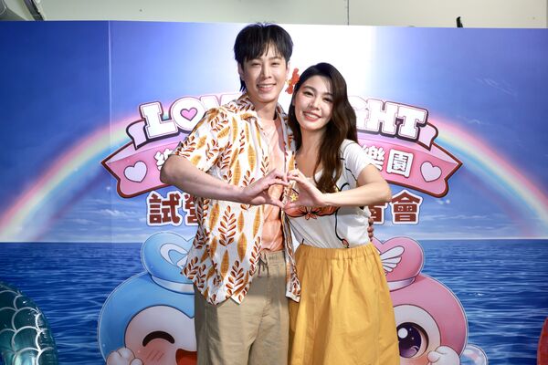 ▲白家綺、吳東諺夫妻的「樂飛翔親子運動樂園」舉辦試營運，唐振剛到場祝賀。（圖／民視提供）