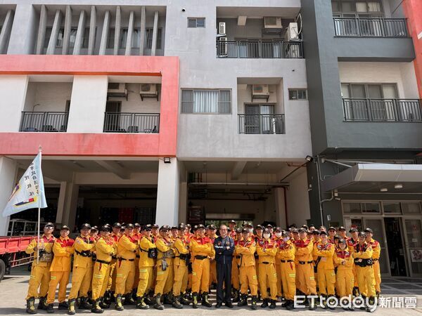 ▲台南市特種搜救隊在永康砲校進行36小時不間斷實兵演練，強化救援能力。（記者林東良翻攝，下同）