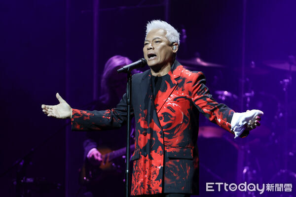 ▲巫啓賢《紅塵來去夢太傻》巡迴演唱會。（圖／記者林敬旻攝）