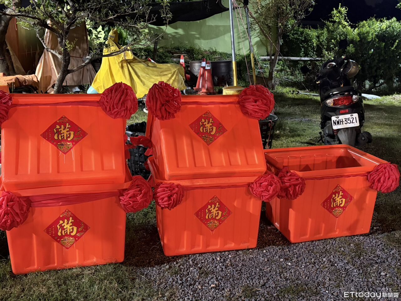 東港東隆宮今晚「蟠桃會」顯神蹟 玉皇上帝允筊指示賜福人間