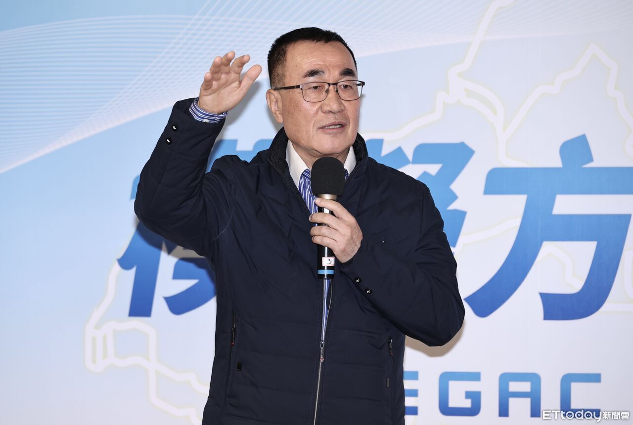 拋新北「彩色瓢蟲」公車引熱議 李四川:AI生成的大家快樂一下