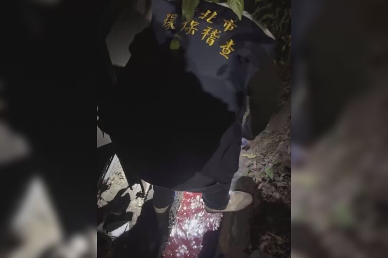 ▲▼福伯食品將屠宰廢水繞流排放。（圖／翻攝新北市政府官網）