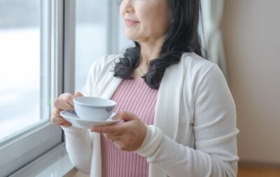 趁公司優退！53歲單身女果斷提早退休　曝靠700萬優雅度日秘訣