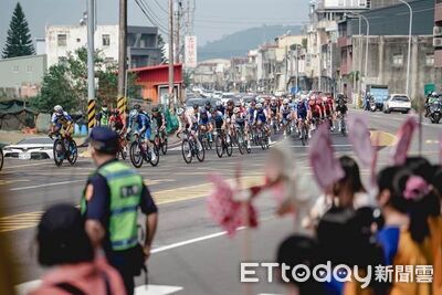 國際自由車環台賽進軍六堆　屏東警動態交管護航賽事