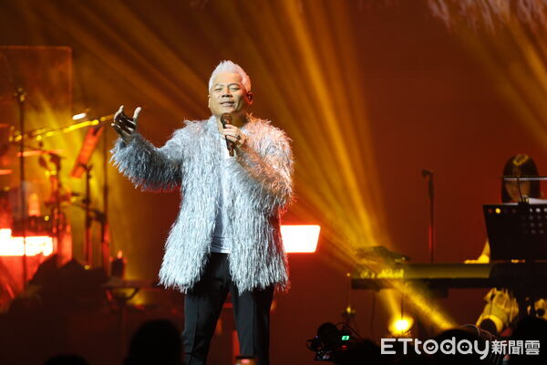 ▲巫啓賢《紅塵來去夢太傻》巡迴演唱會。（圖／記者林敬旻攝）