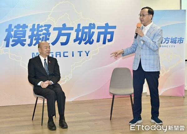 ▲▼ 朱立倫與韓國瑜出席「模擬Mega City 模擬方城市」營隊。（圖／記者李毓康攝）