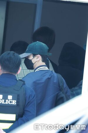 ▲▼ 直擊／Highlight唱完櫻花季返韓！機場探頭揮手超暖　斗俊劇透來台計畫。（圖／讀者提供）