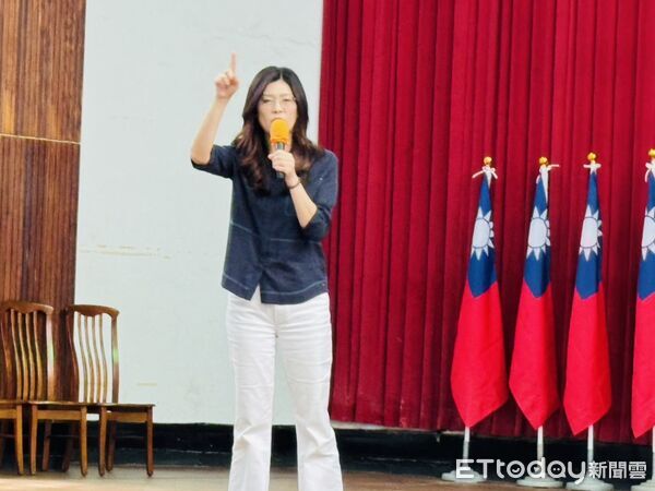 ▲中國國民黨台南市黨部舉辦新春團拜，黨主席鄭麗文南下與黨員互道新春祝福。（記者林東良翻攝，下同）