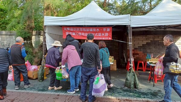 ▲新北金山清明掃墓服務啟動。（圖／新北市金山區公所提供）