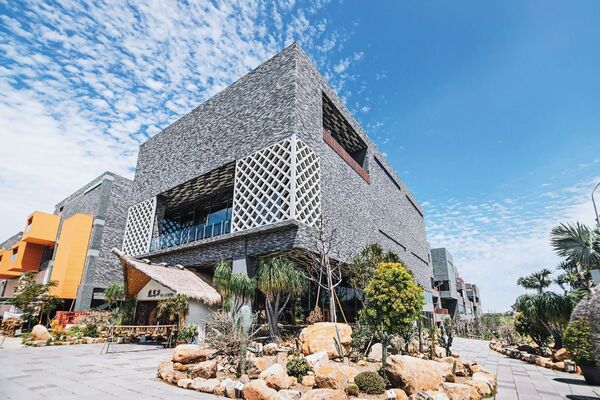 位在桃園大園的「KIRI國際原住民族文創園區」（圖）爆發公安爭議，主管機關桃園市原民局遭控縱容惡質廠商亂搞。（翻攝KIRI國際原住民族文創園區臉書）