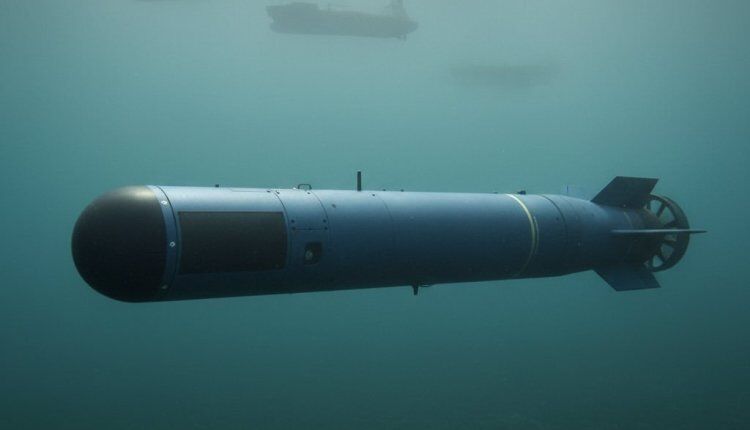 威脅荷姆茲海峽的噩夢!伊朗「低成本武器」無噪音 結合AI破壞船艦