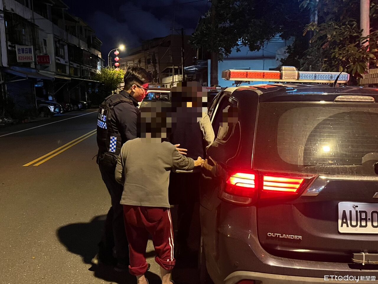 花蓮翁雨夜迷途!全身發抖「忘了我是誰」 警助找到家人帶回