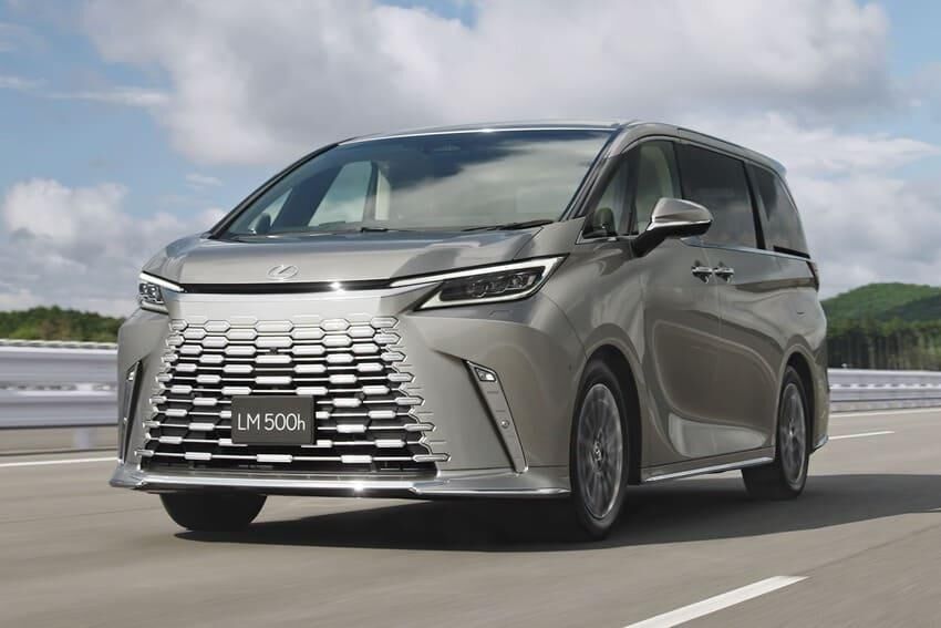 ▲日本釋出新年式LEXUS LM！預計4月開賣。（圖／翻攝自LEXUS）