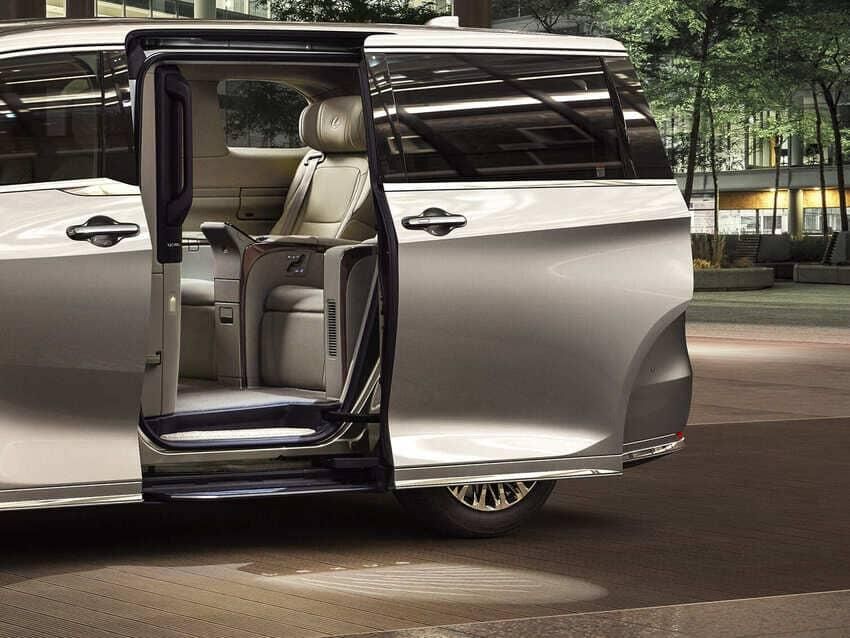 ▲日本釋出新年式LEXUS LM！預計4月開賣。（圖／翻攝自LEXUS）