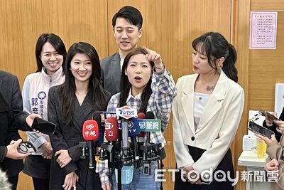 「離經叛道要有尺度！」徐巧芯當講師　蕭敬嚴坐最後一排閃超遠