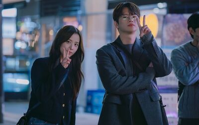 Jisoo《訂閱男友》開播討論度高！親身做示範如此好看的Delvaux包目錄